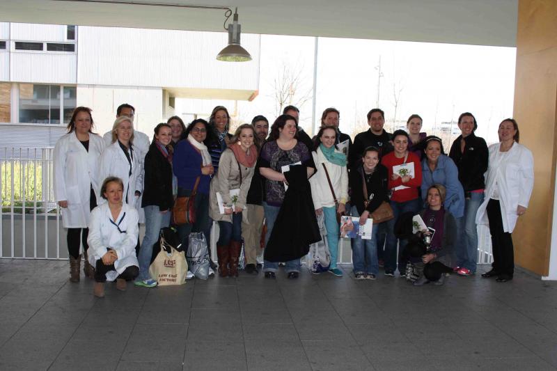 Enfermeras estadounidenses visitan el Hospital Mois s Broggi